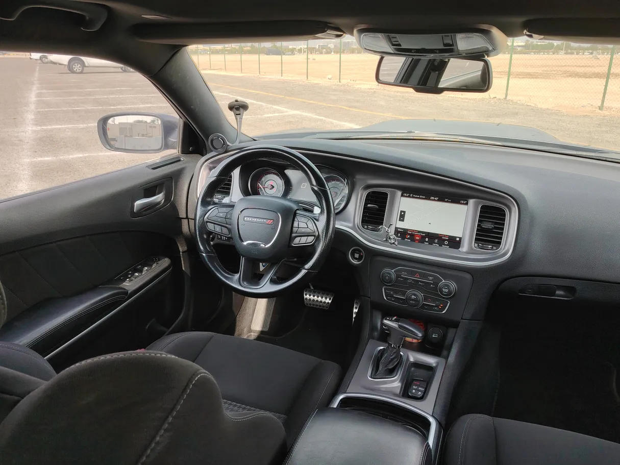 Car image 19