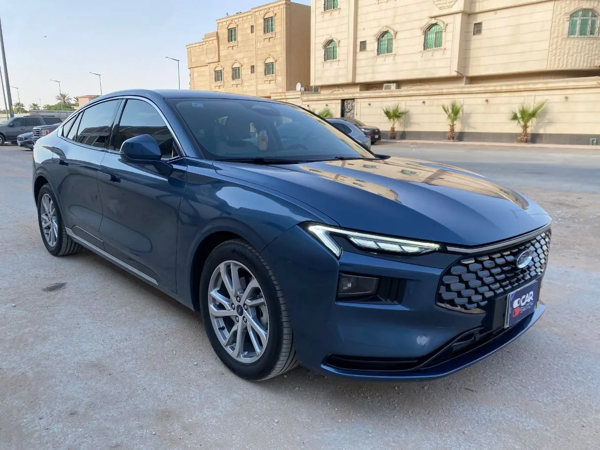 Car image 3