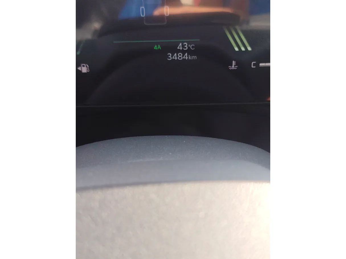 Car image 25