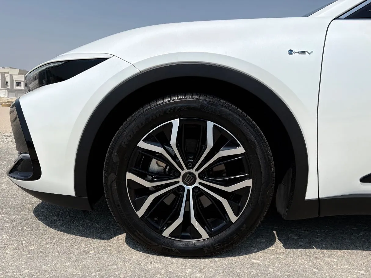 Car image 9