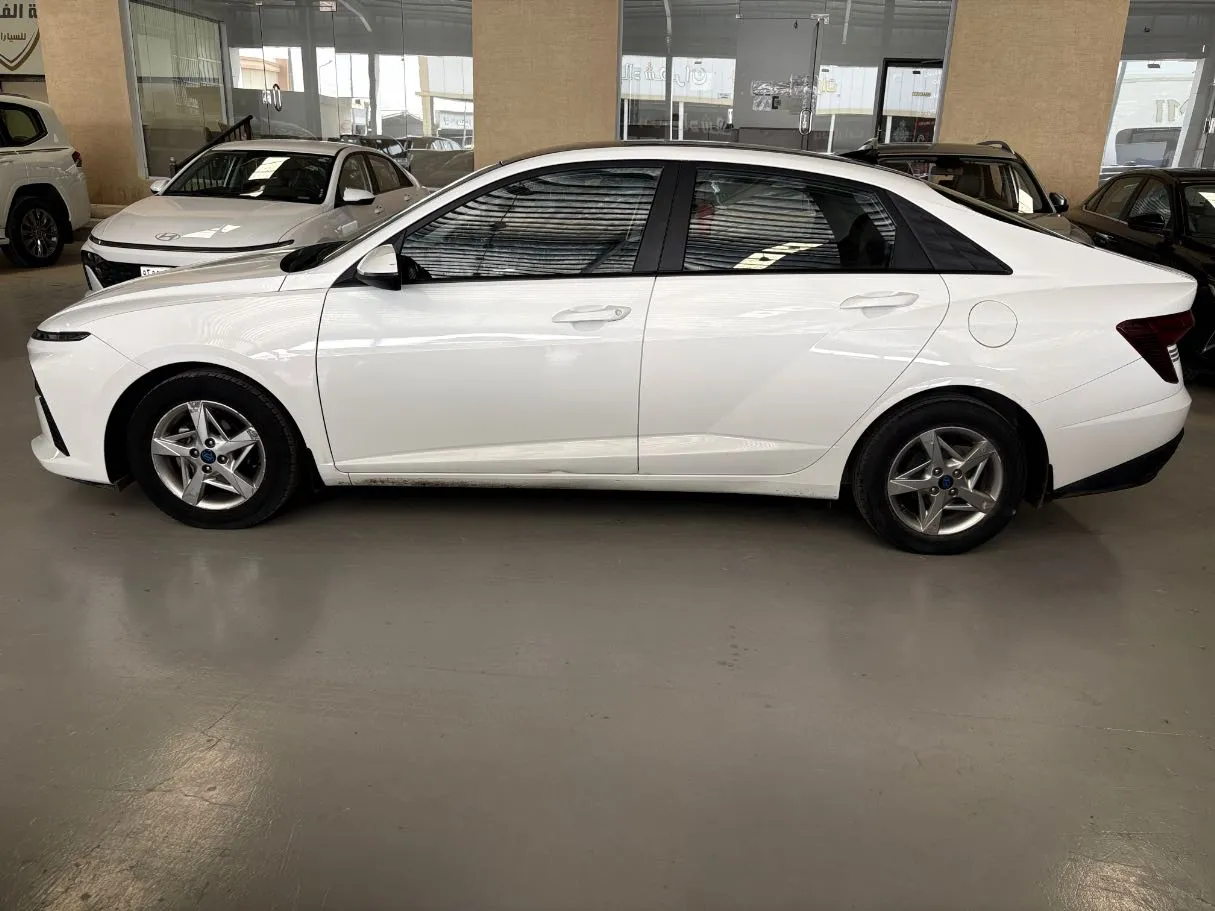 Car image 7