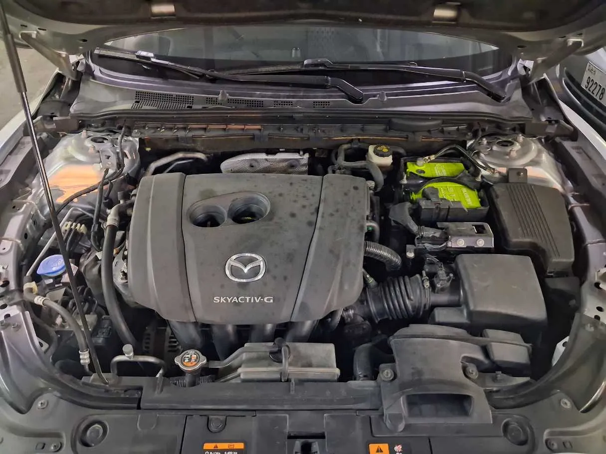 Car image 19
