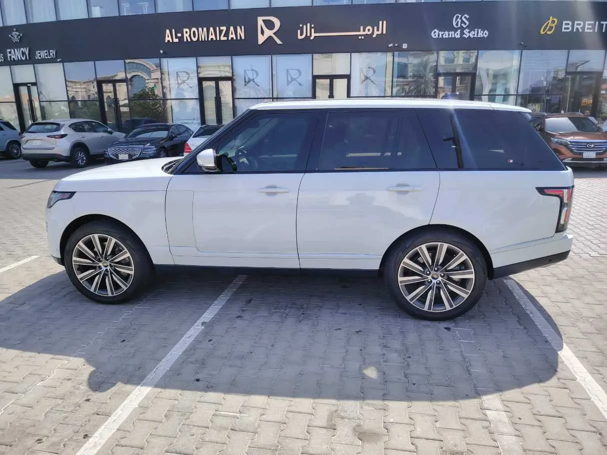 Car image 8