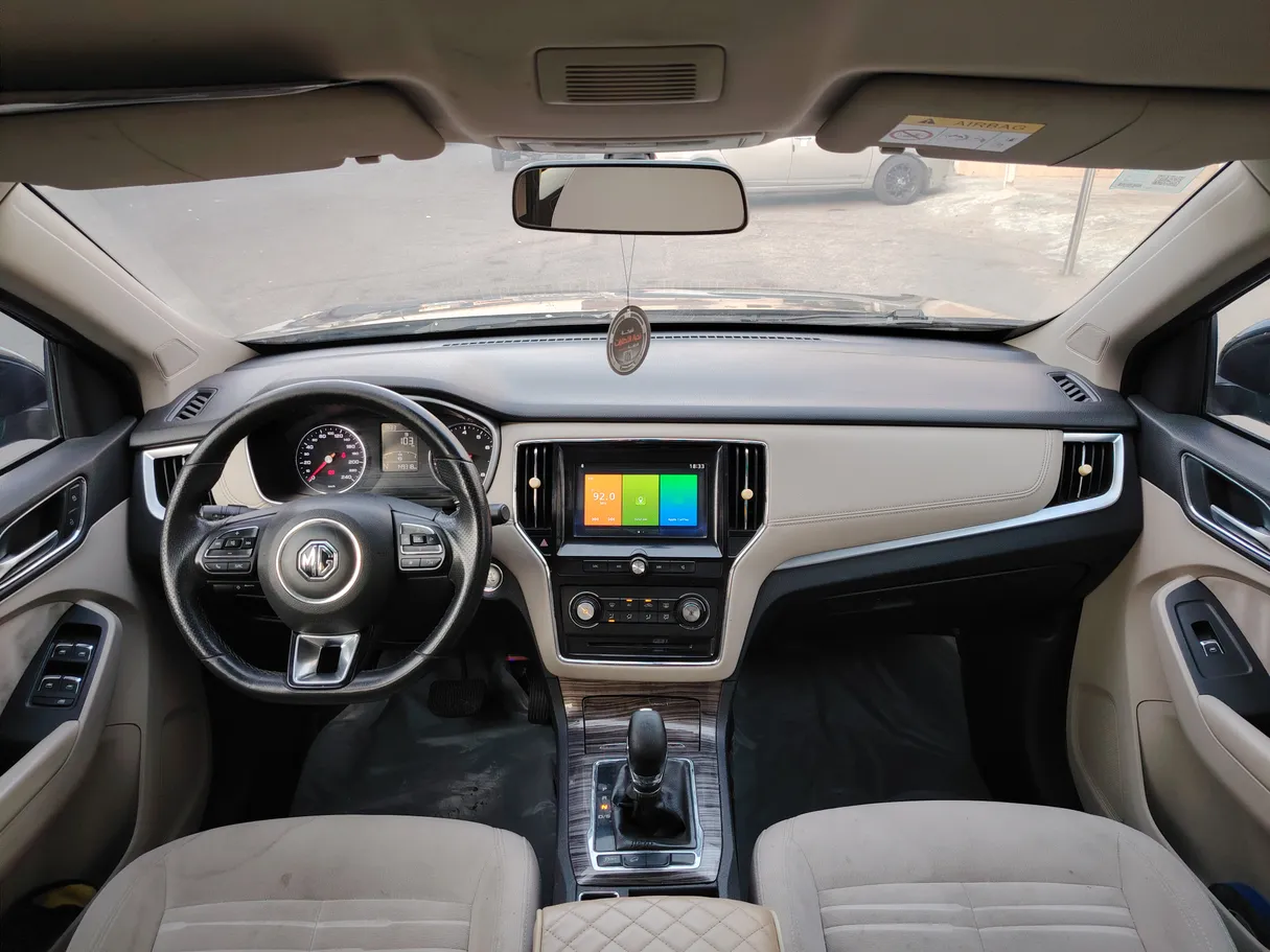 Car image 17