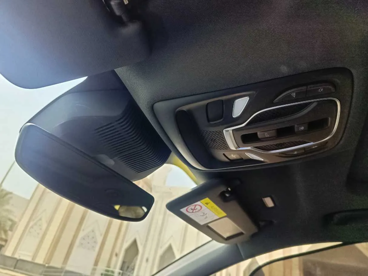 Car image 31