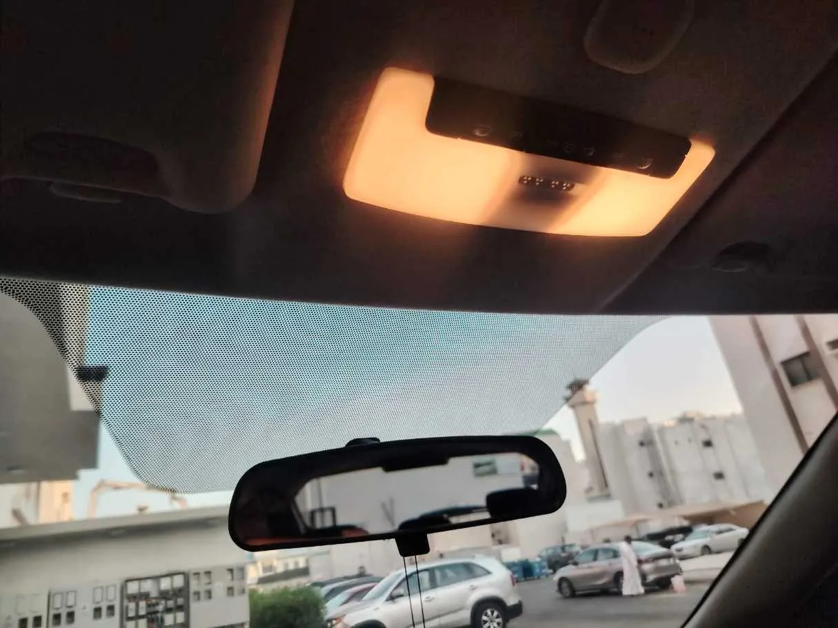 Car image 36