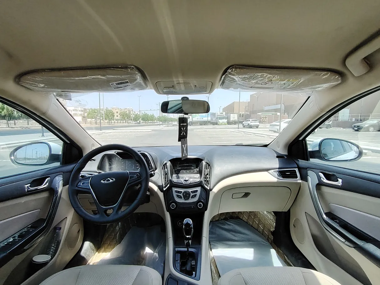 Car image 17