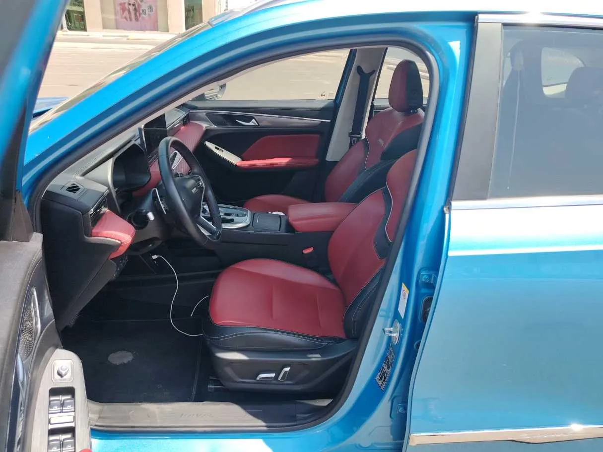 Car image 13