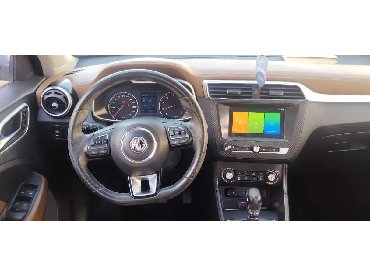 Car image 19