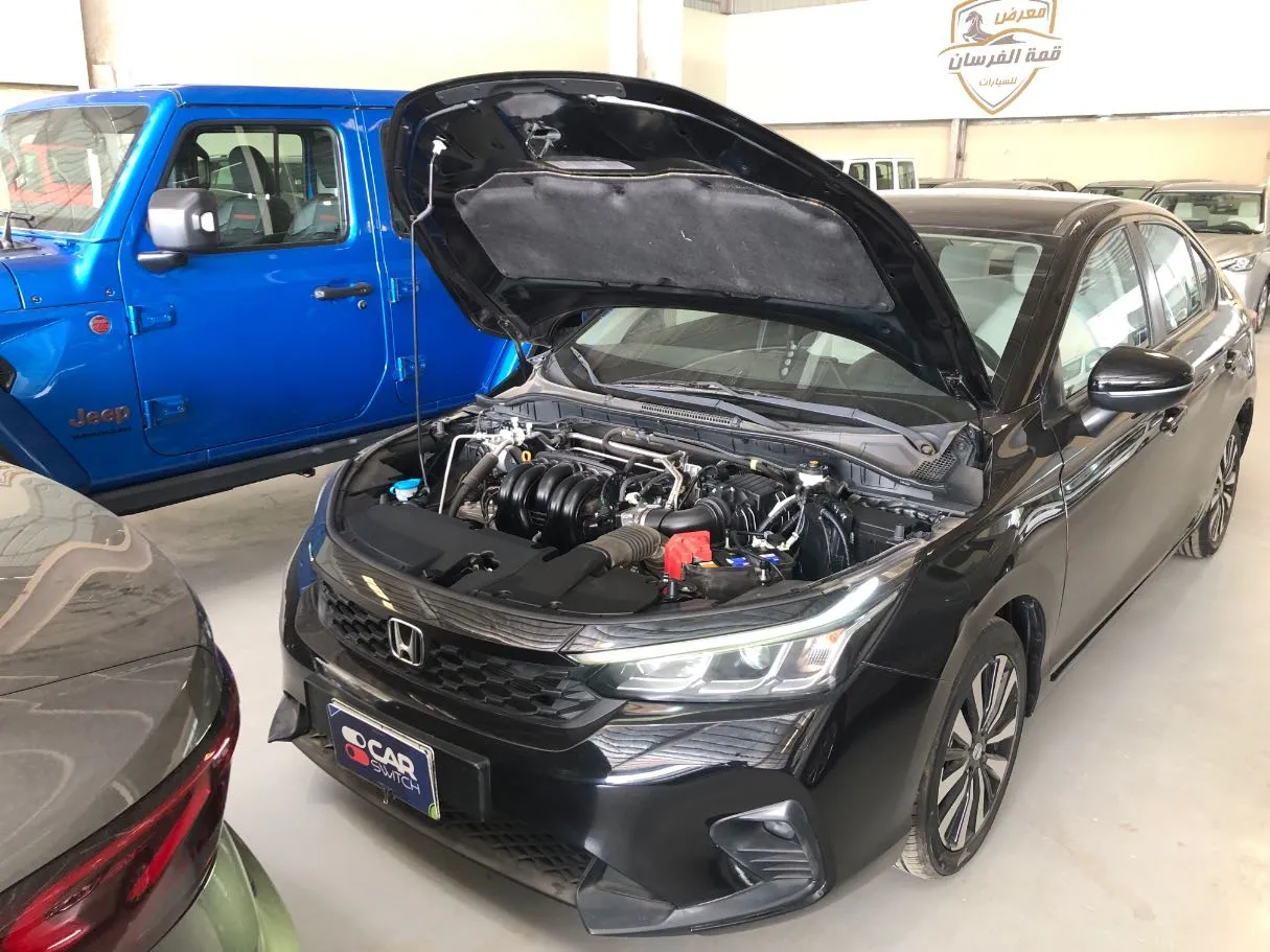 Car image 10