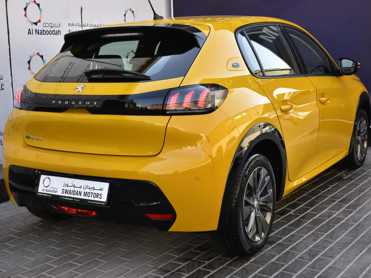 Car image 3