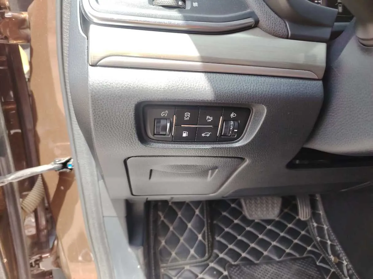 Car image 33