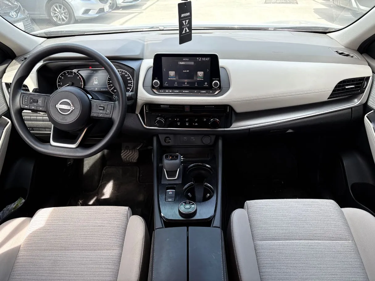 Car image 18