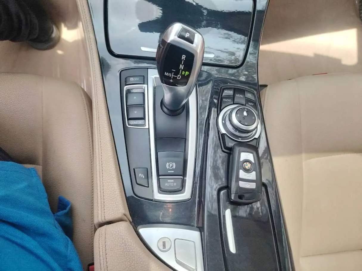 Car image 20