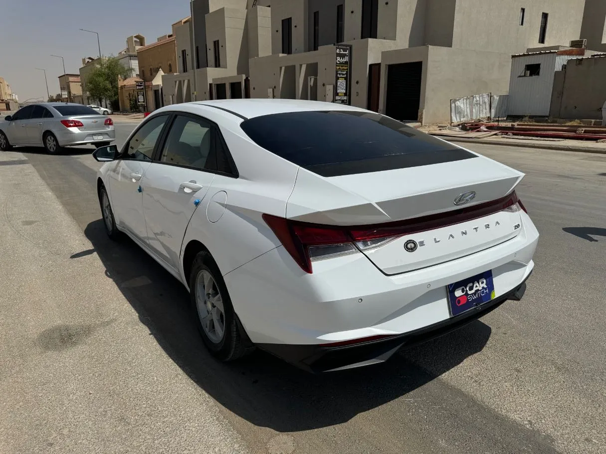 Car image 7