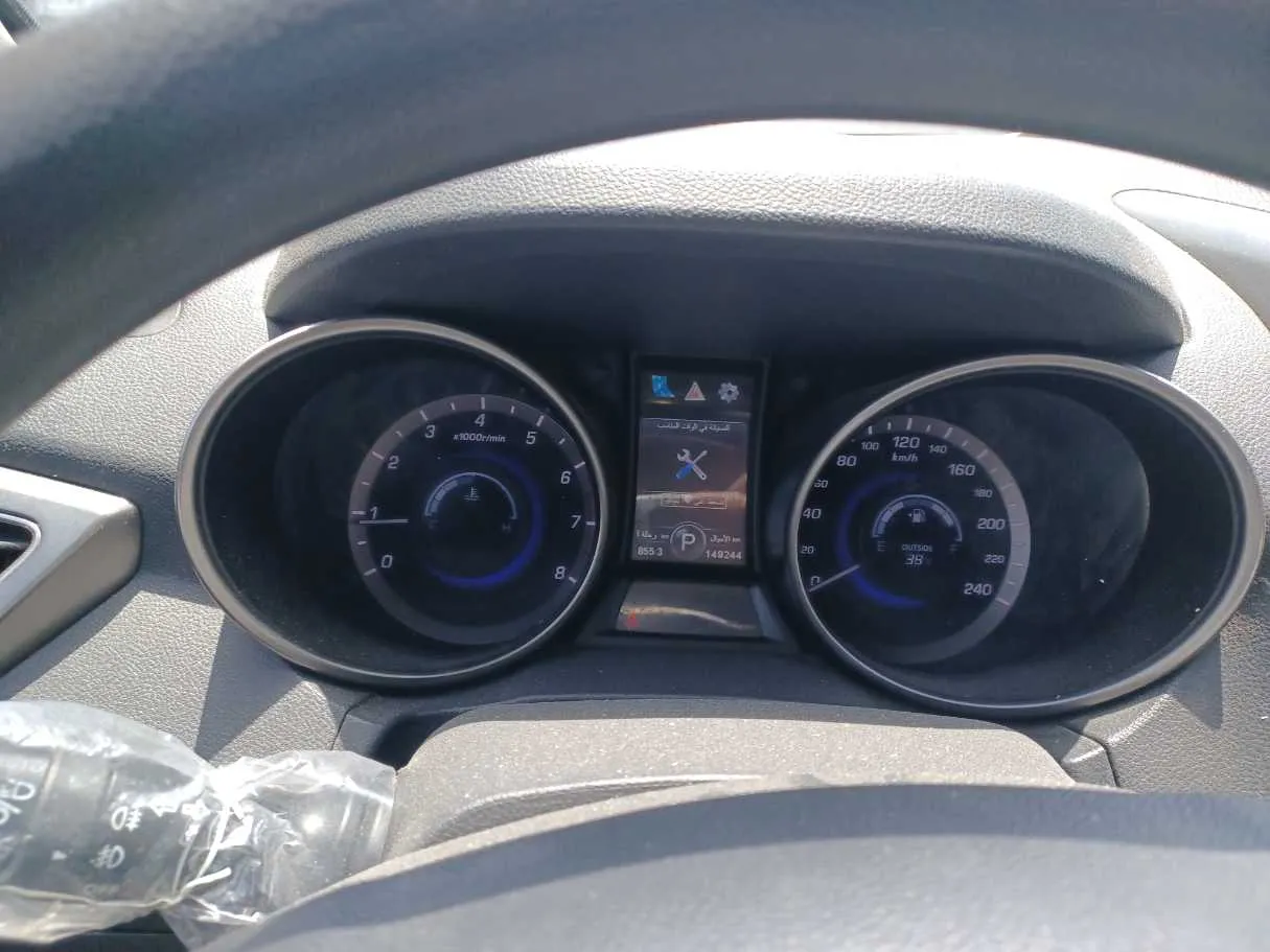 Car image 17