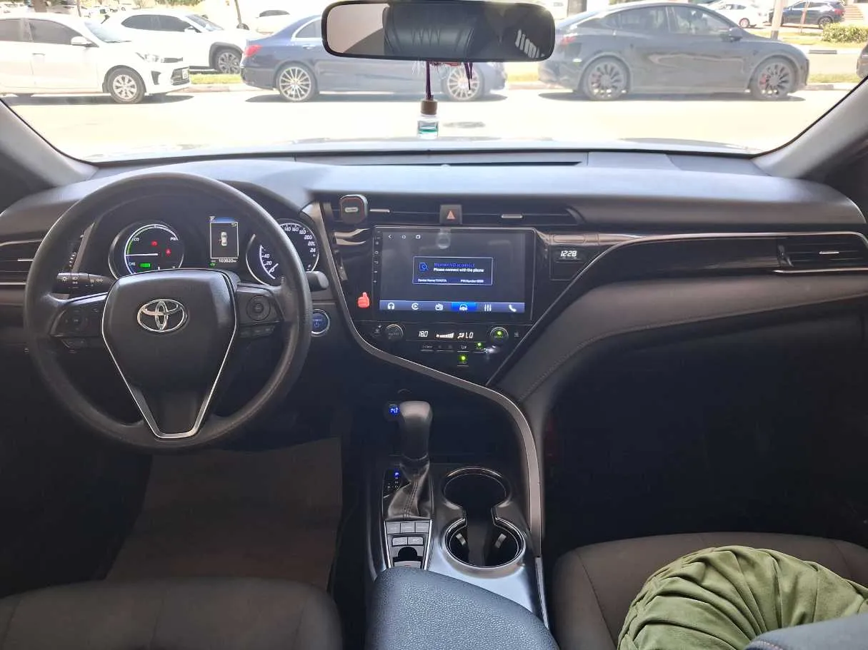 Car image 15