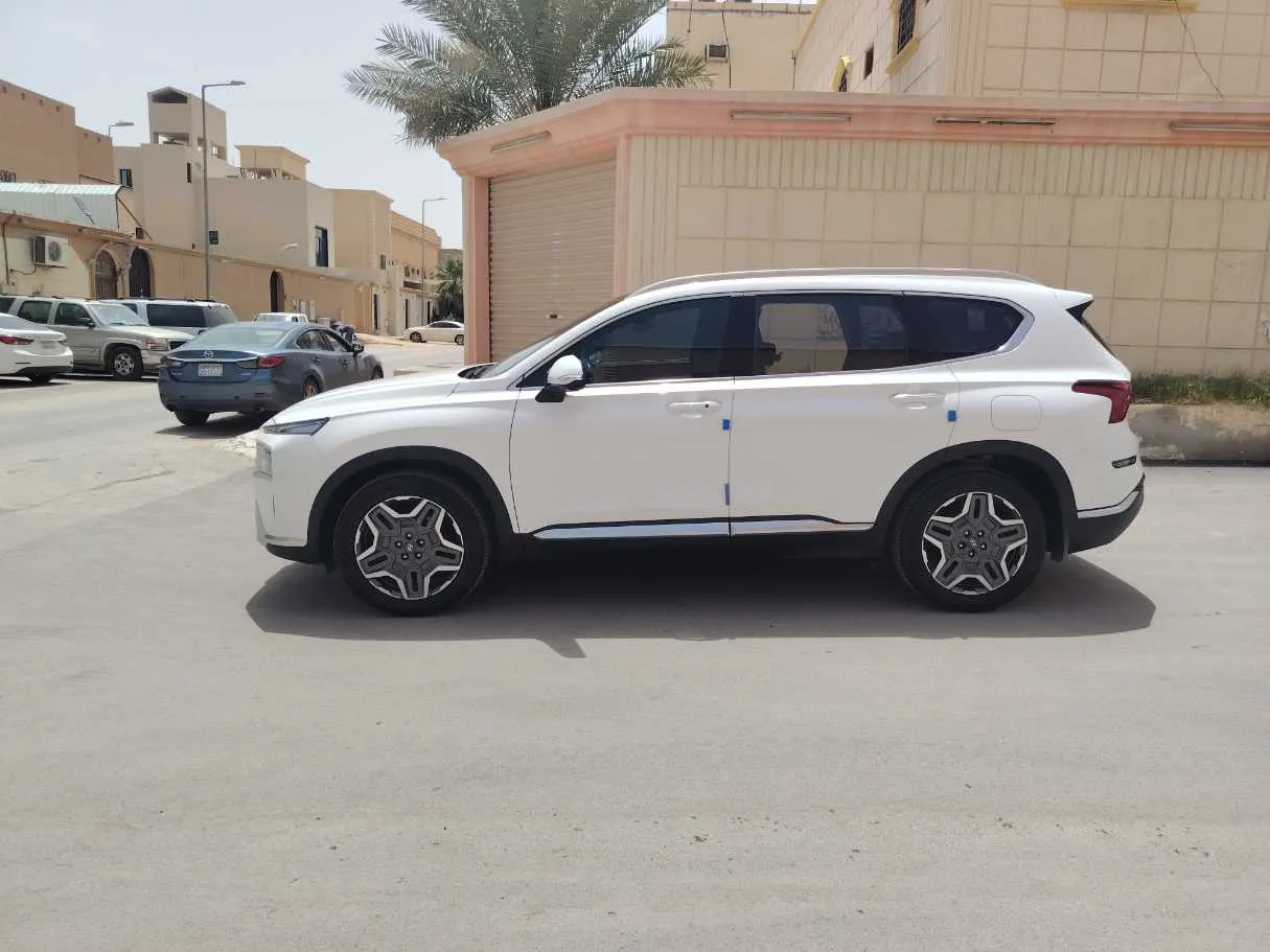 Car image 8