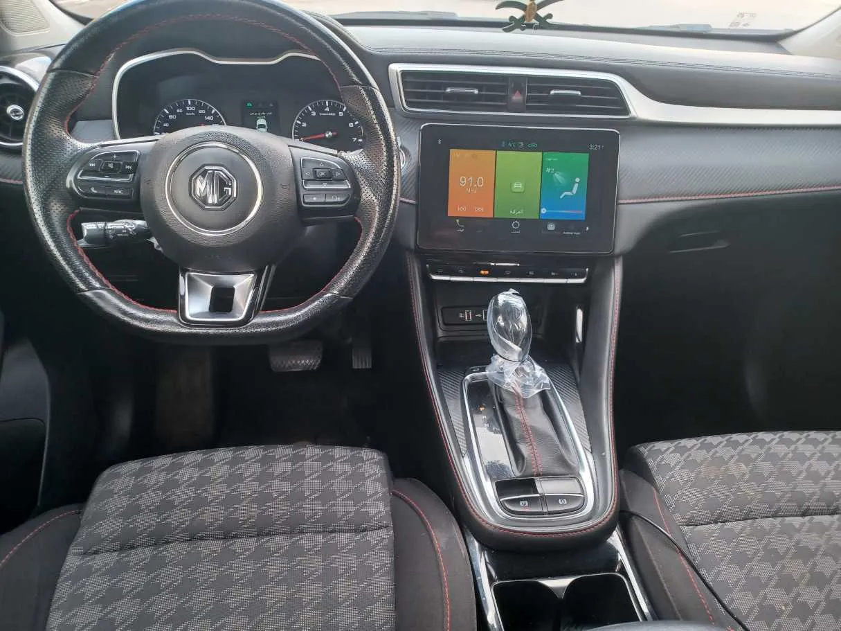 Car image 16
