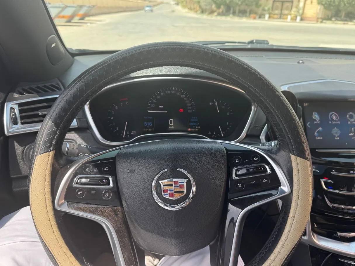Car image 16