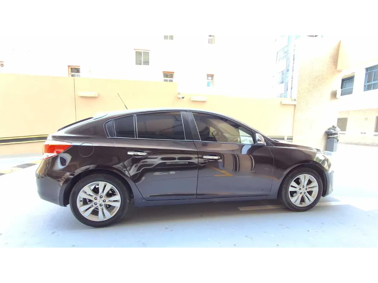 Car image 4