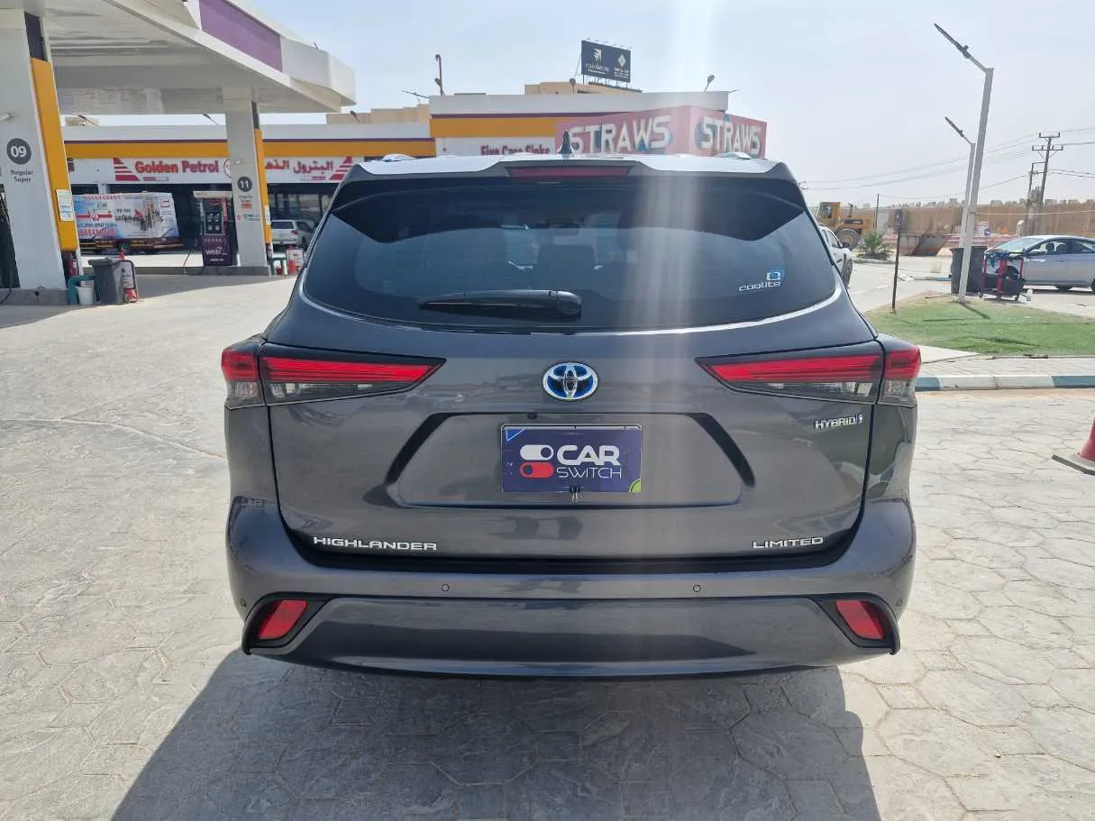 Car image 6