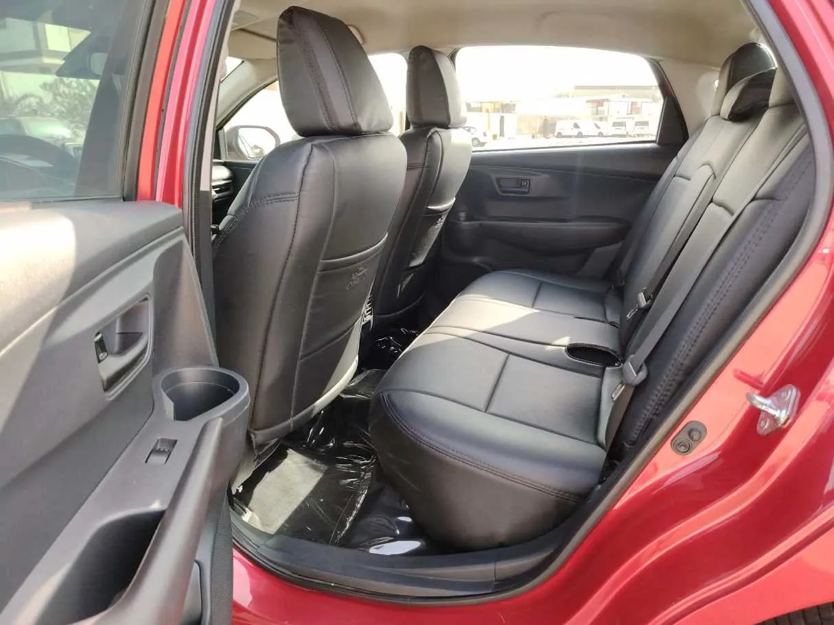 Car image 18
