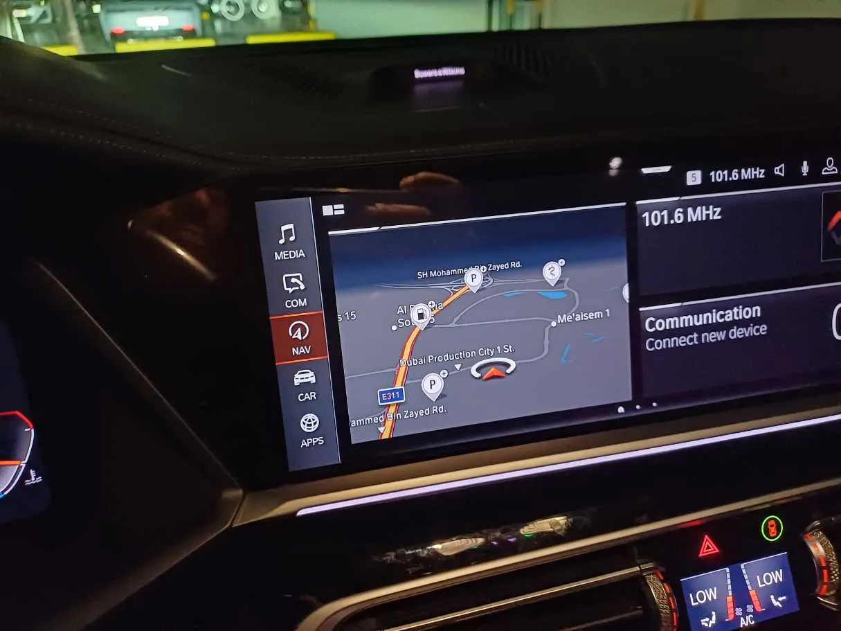 Car image 19