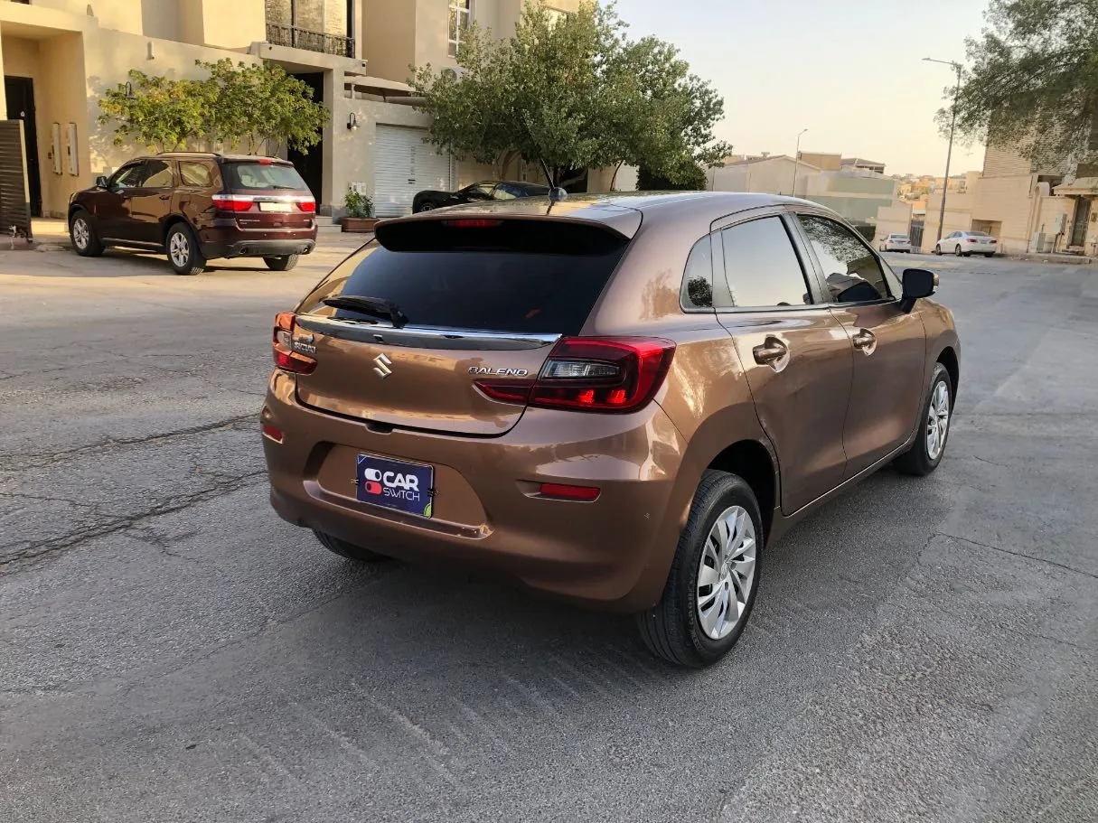 Car image 5