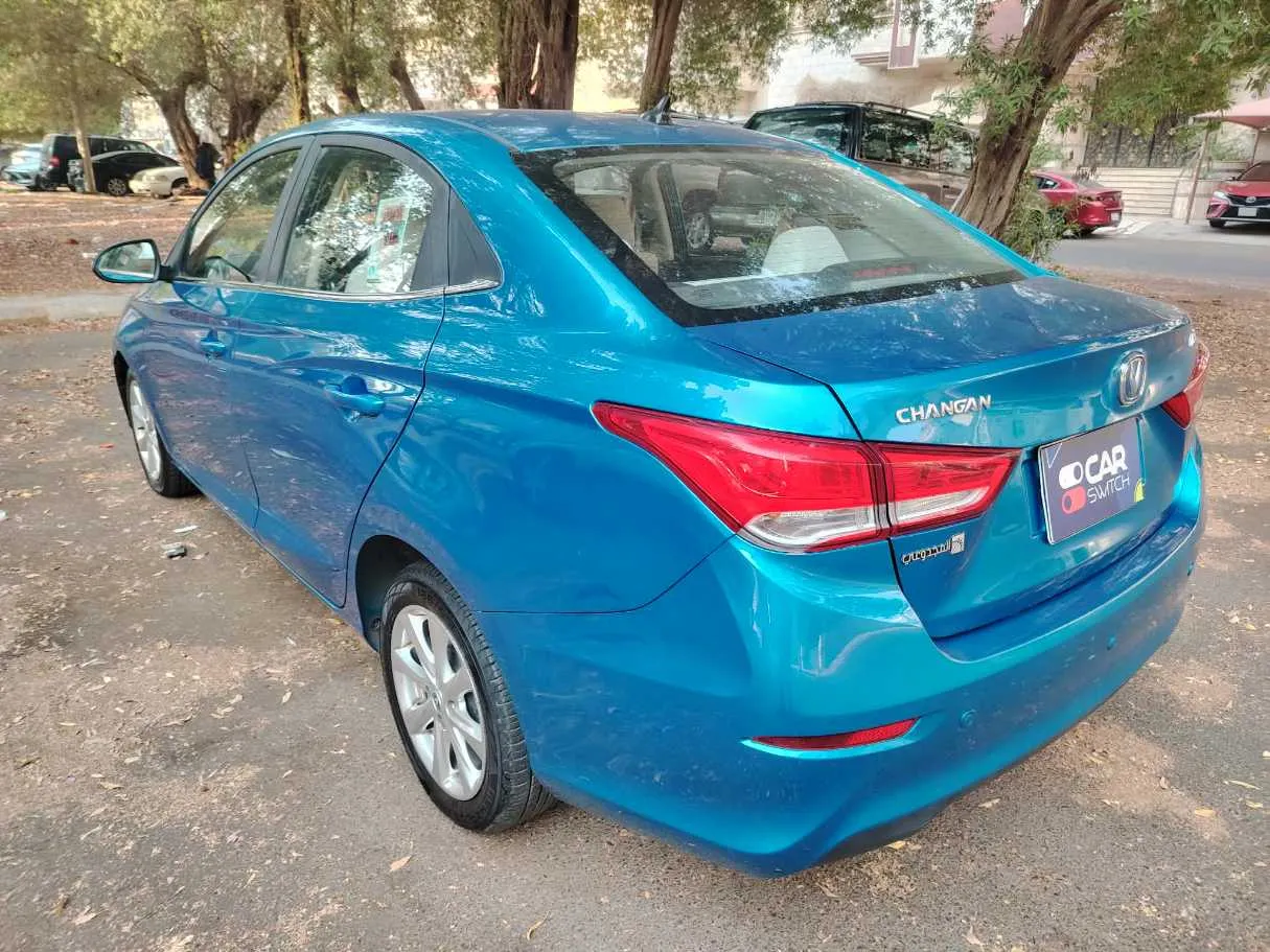Car image 7