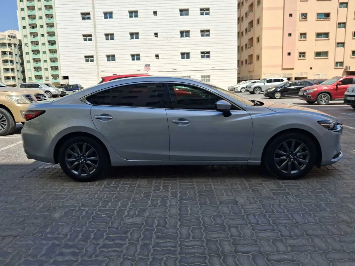 Car image 8