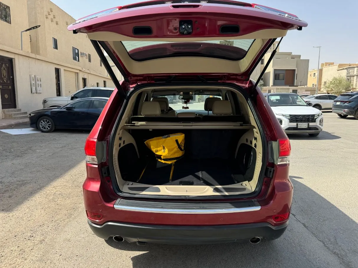 Car image 20