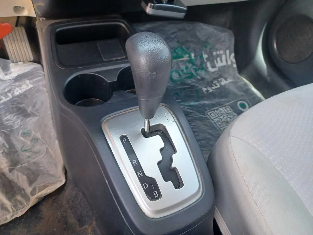 Car image 15