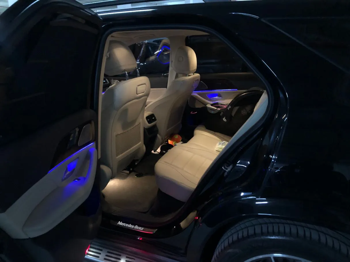 Car image 14