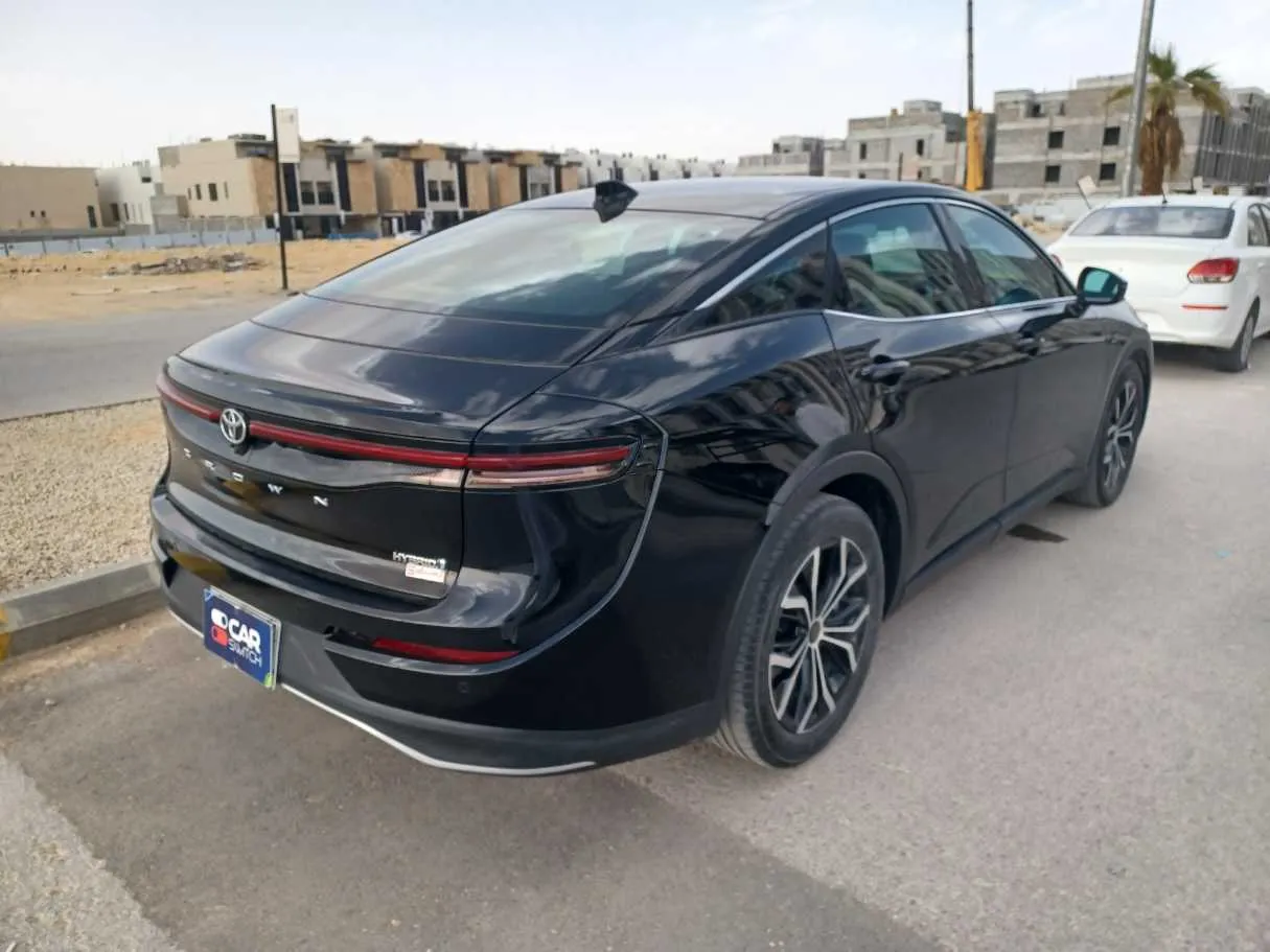 Car image 5