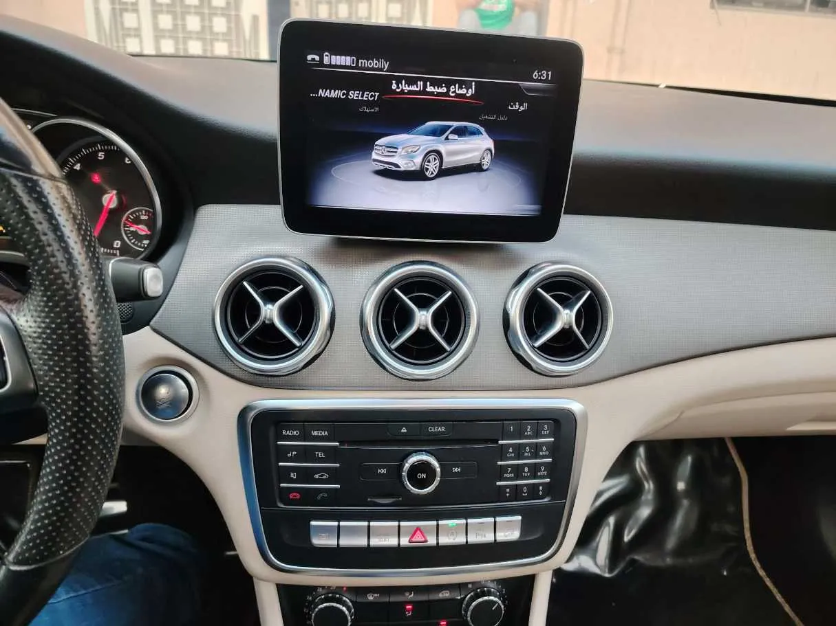 Car image 26