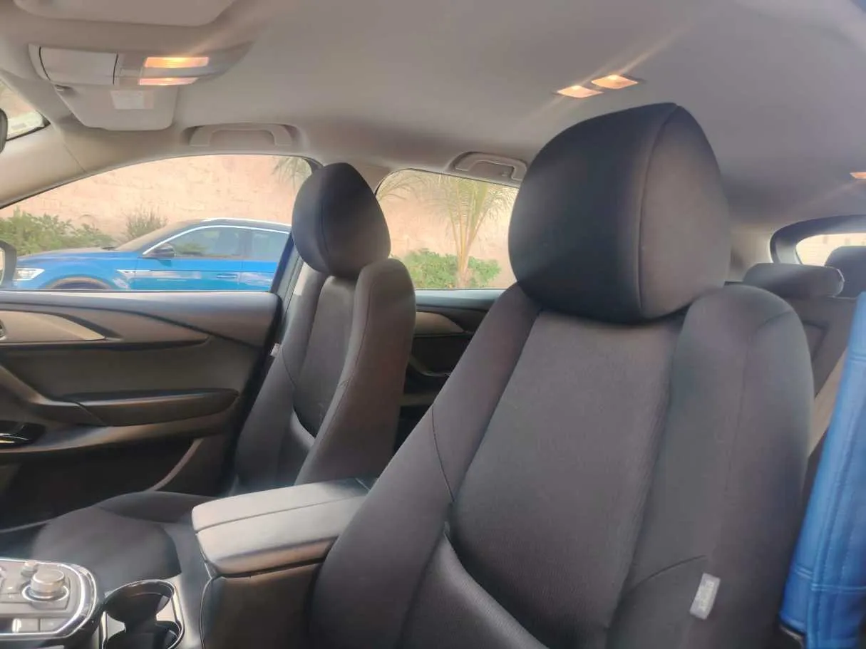 Car image 15