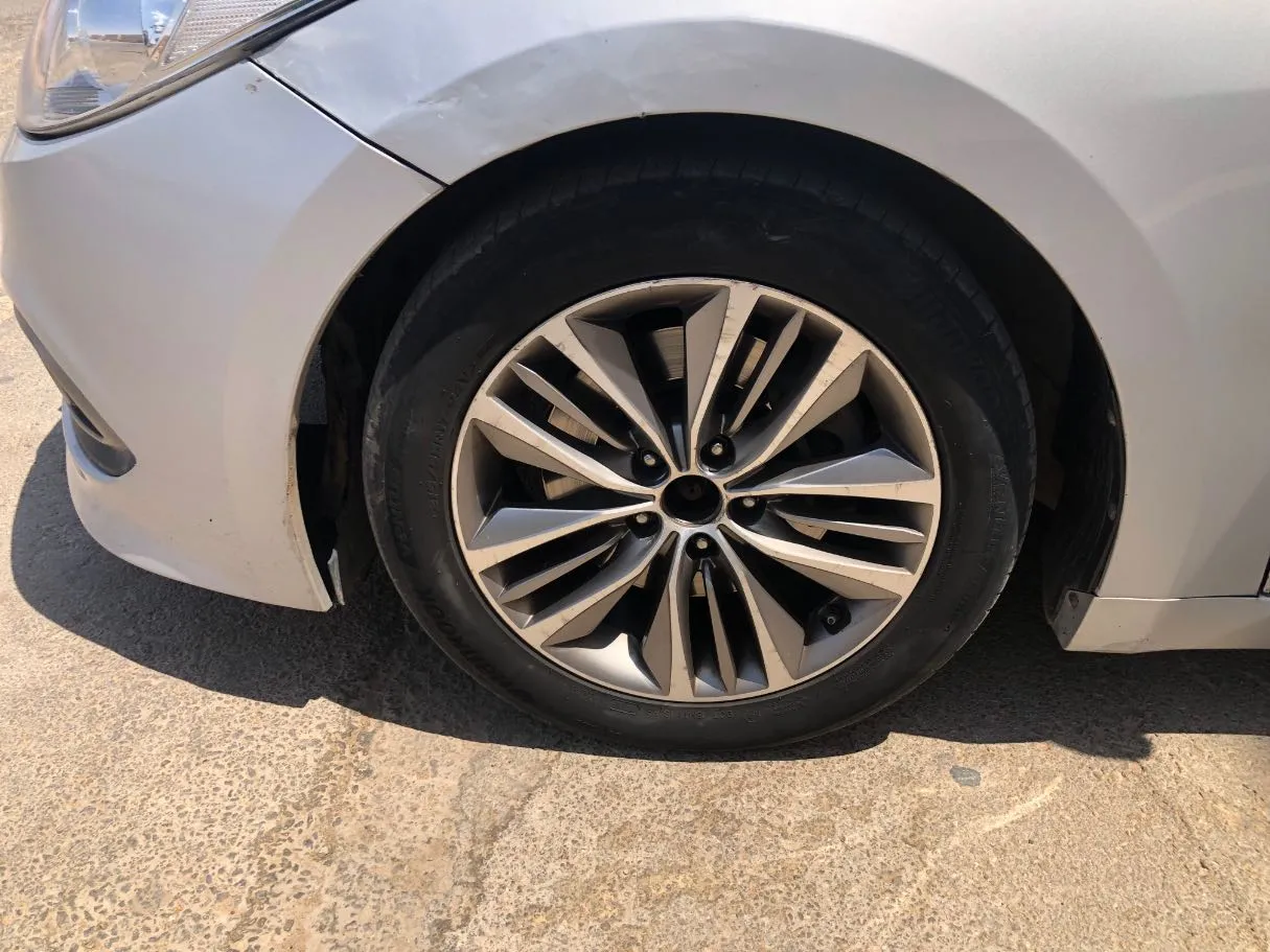 Car image 10