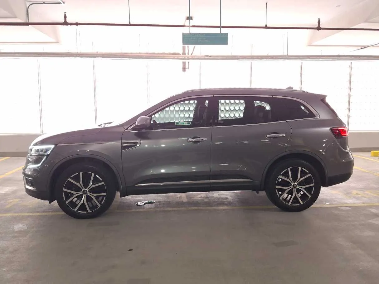 Car image 8