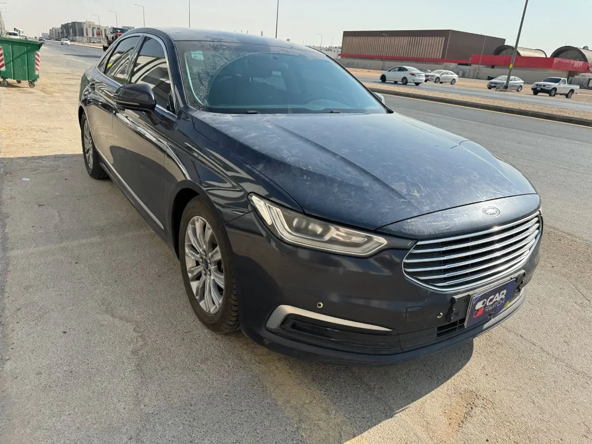Car image 3