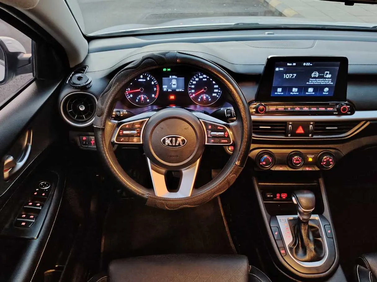 Car image 24