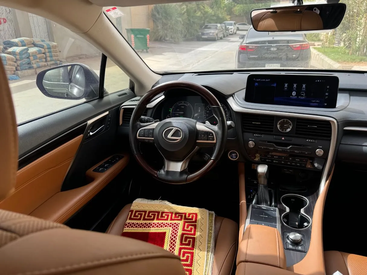 Car image 16
