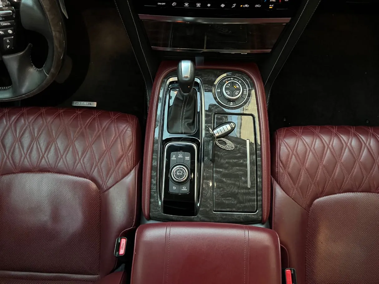 Car image 19