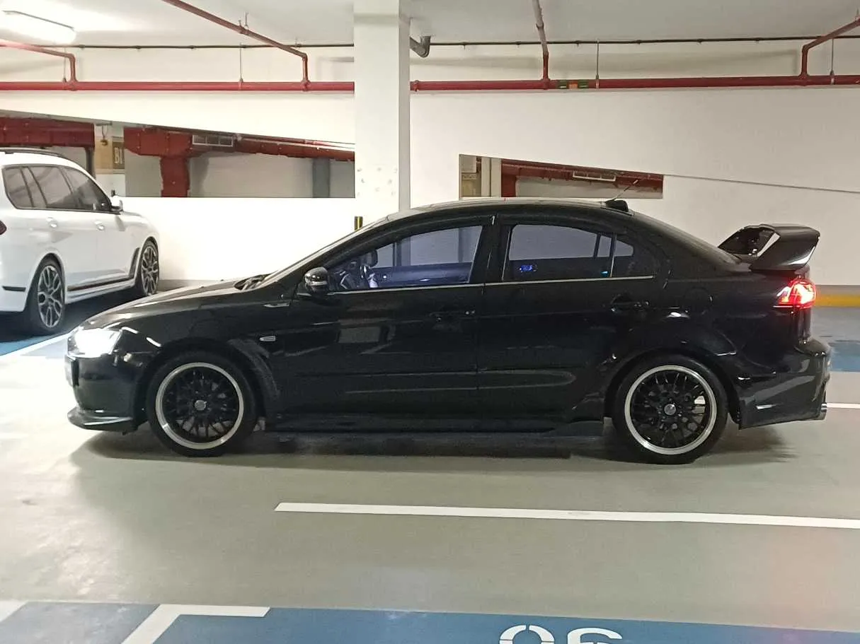 Car image 8