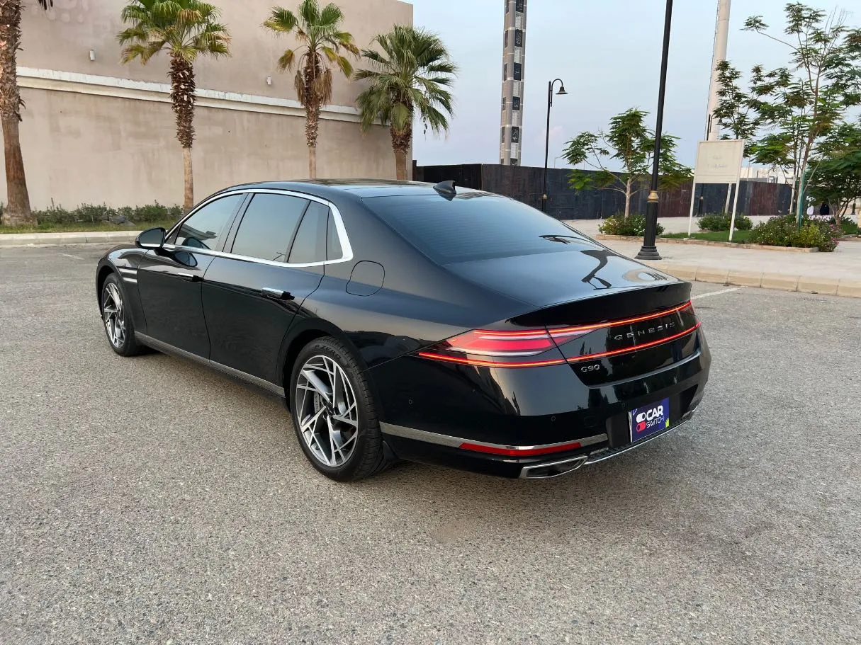 Car image 7