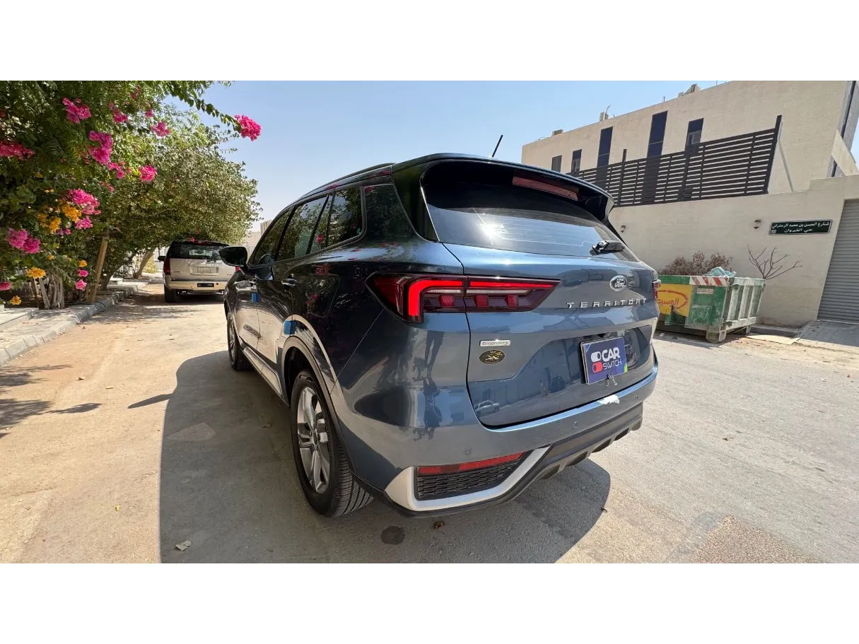 Car image 7