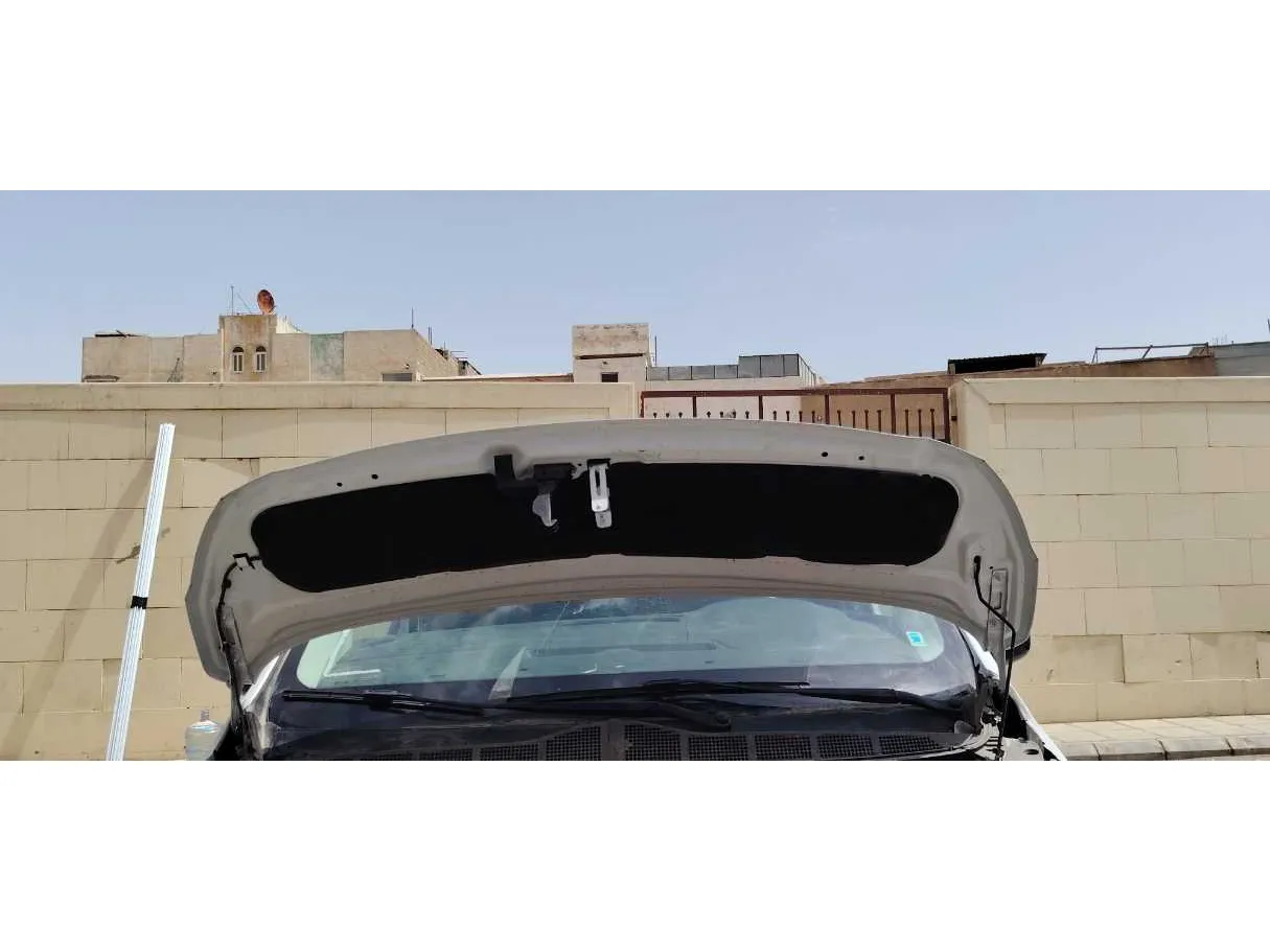 Car image 25