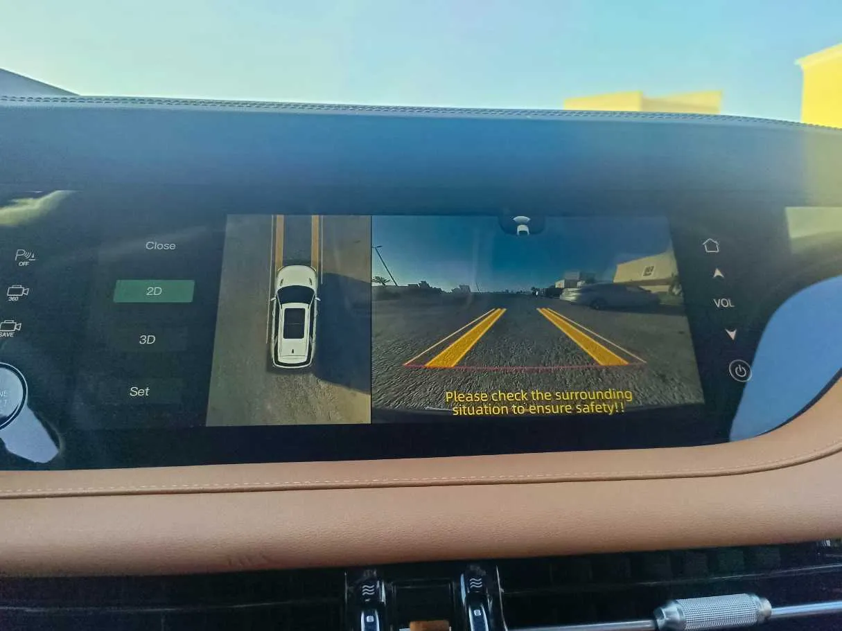 Car image 26