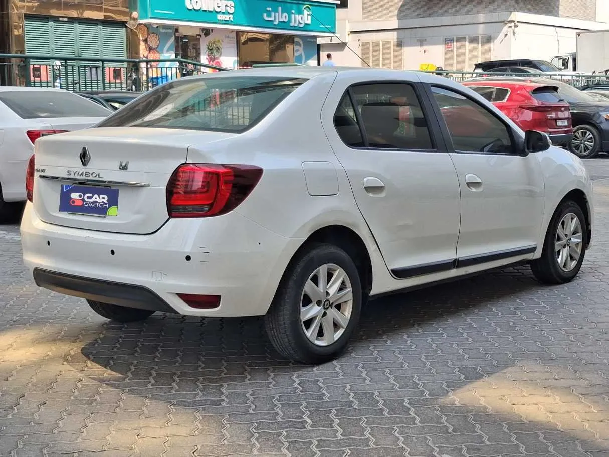 Car image 5