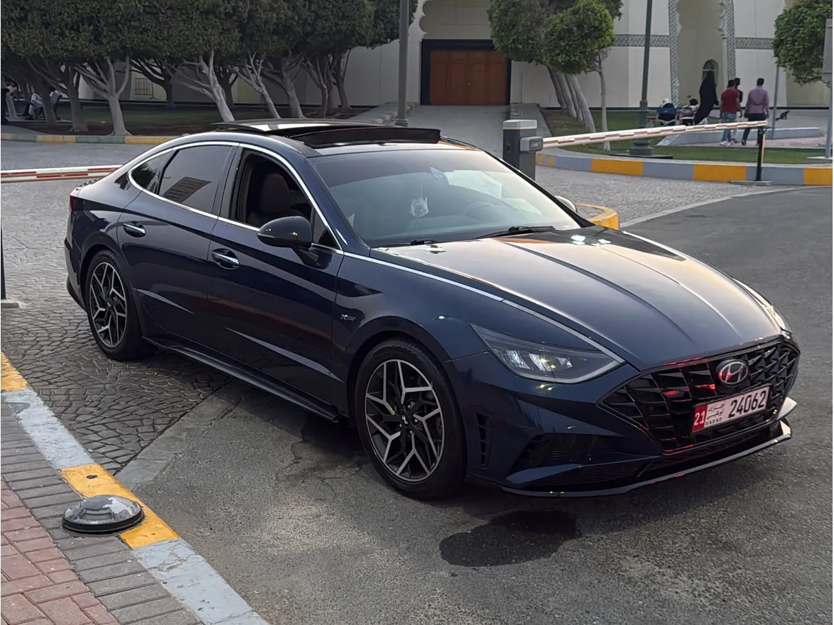 Car image 2